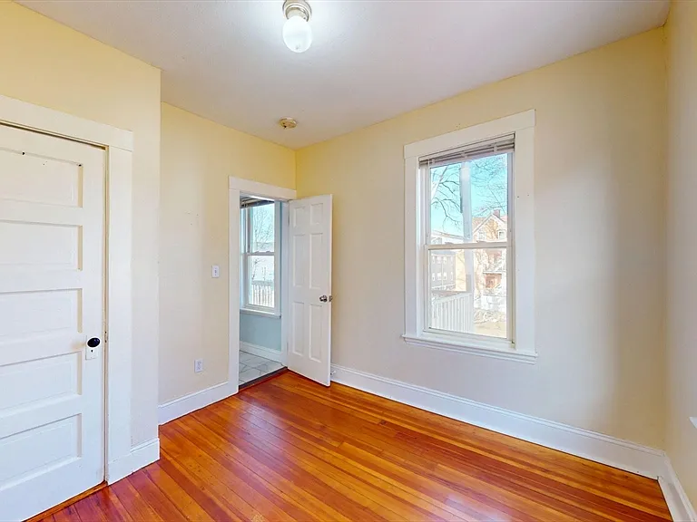 19 Nightingale St #3 — Photo 10