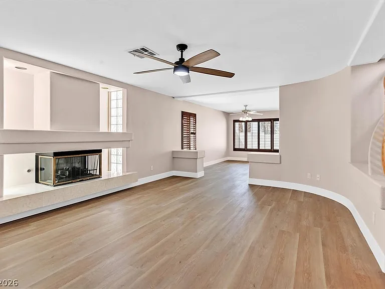 2704 Timber Crossing Ct — Photo 4