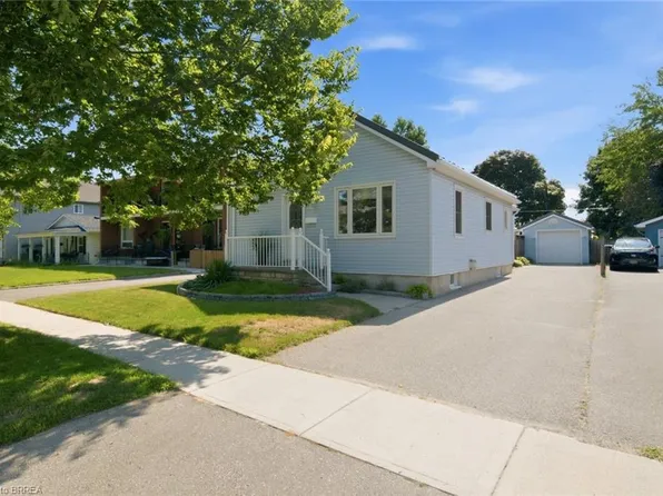 37 Hill Ave, Brantford, ON N3R 4G8