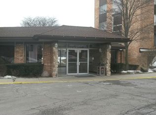 1103 S Hunt Club Dr APT 120, Mount Prospect, IL 60056