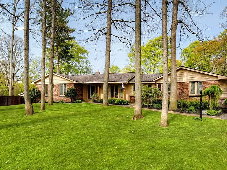 4395 Shady Oak Ct #1 — Photo 1
