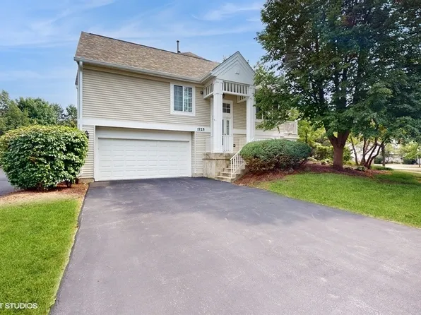 1725 Sienna Ct, Wheeling, IL 60090