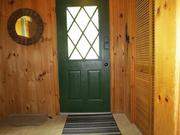 2nd image of 29 Algonquin Ln