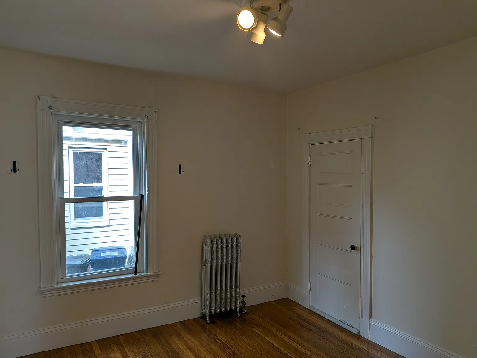 3 bed, 1190 sqft, $3,995 — Photo 4