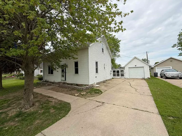 N5621 N Franklin St, Shawano, WI 54166