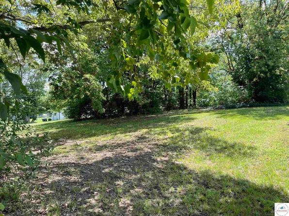 403 W Clay St, Sedalia, MO 65301
