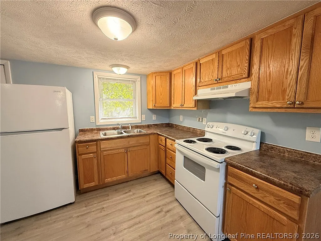 2 bed, 1.0 bath, 950 sqft, $850 — Photo 3