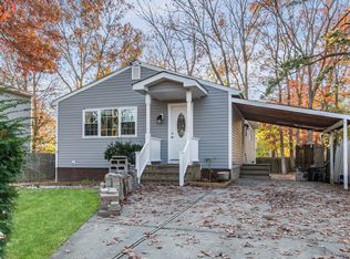 58 N 15th St, Wheatley Heights, NY 11798
