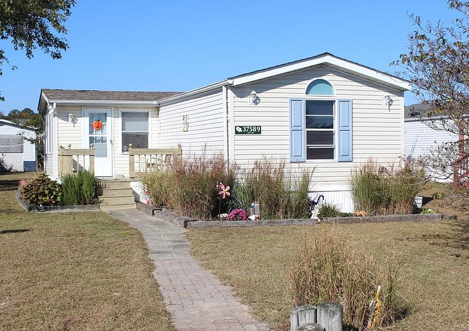1st image of 37589 Pear Tree Ln