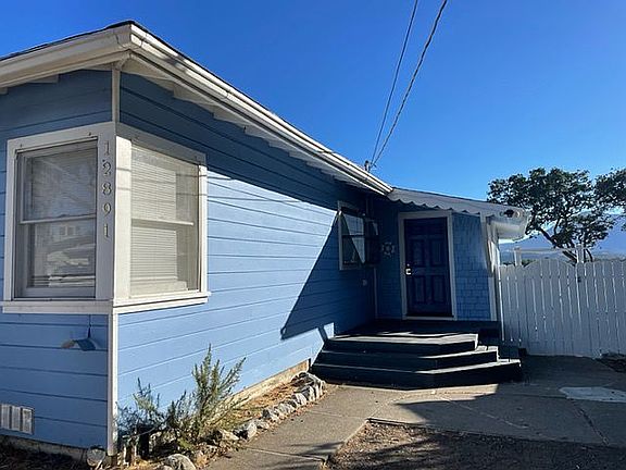 3rd image of 12891 Oak Knoll Ave