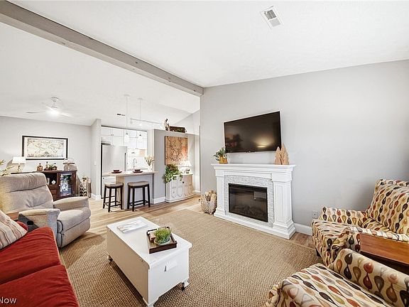 2nd image of 35375 Greenwich Ave