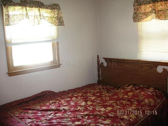 4th image of 531 2nd Ave E