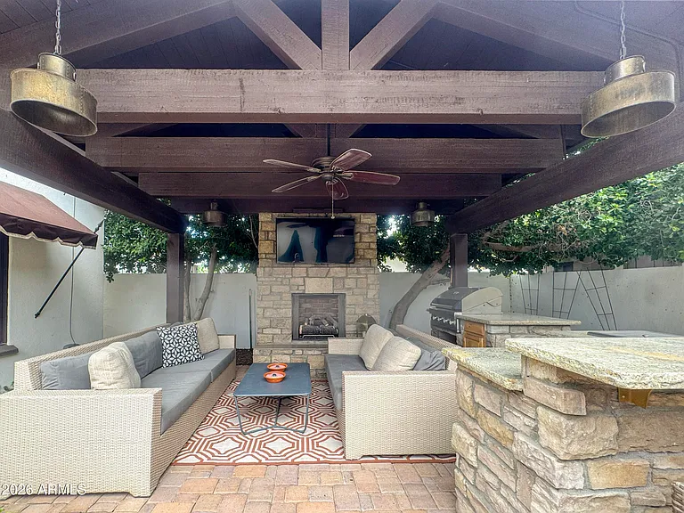 325 W Campbell Ave — Photo 3