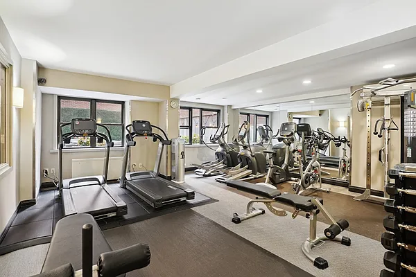 Rented by Greystar | media 14