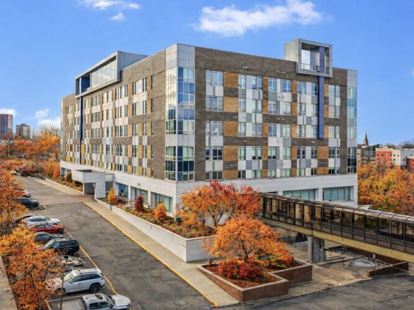 1 Executive Dr APT 613