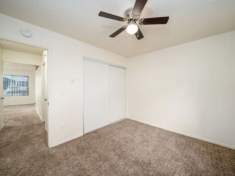 Wetherburne Square Townhomes — Photo 28