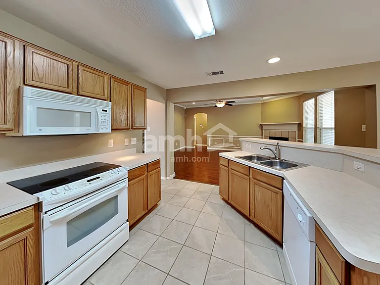 3445 Newgate St — Photo 3