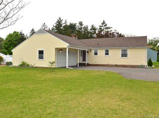 8 Wonx Spring Rd, Plantsville, CT 06479