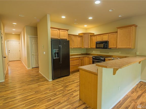 3rd image of 302 River Trail Dr Unit D
