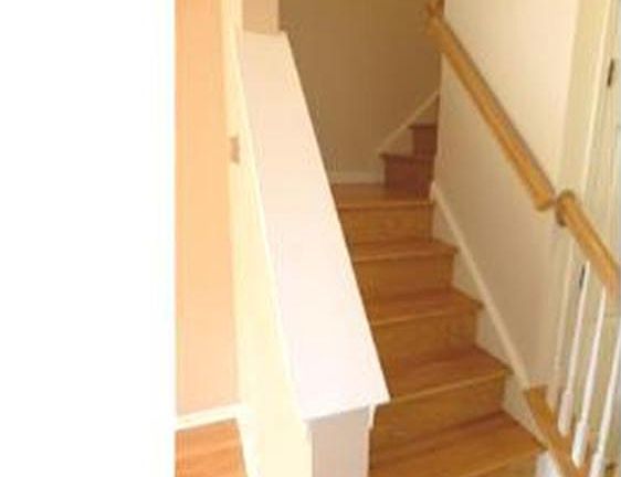 3rd image of 124 Bellwood Ct