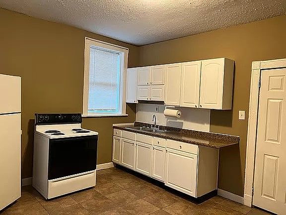 4th image of 1273 Amherst Pl