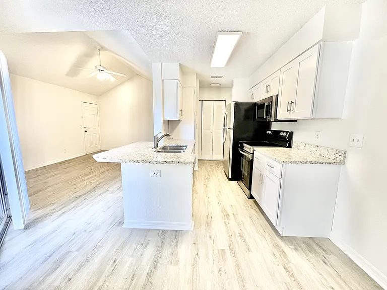 1065 S Hiawassee Rd #1-1435 — Photo 4