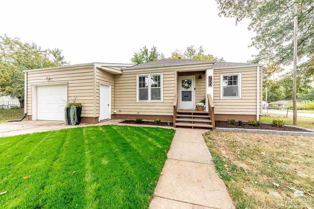 700 Walnut St, Wamego, KS 66547 Zillow