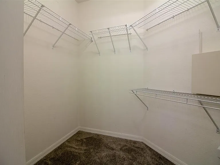 1702 Holton Rd — Photo 15