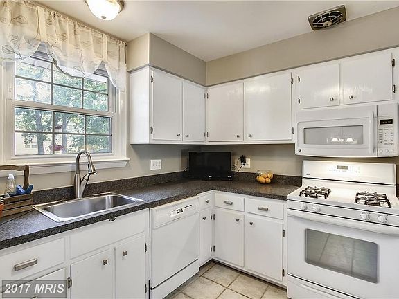 3rd image of 15008 Tarleton Dr
