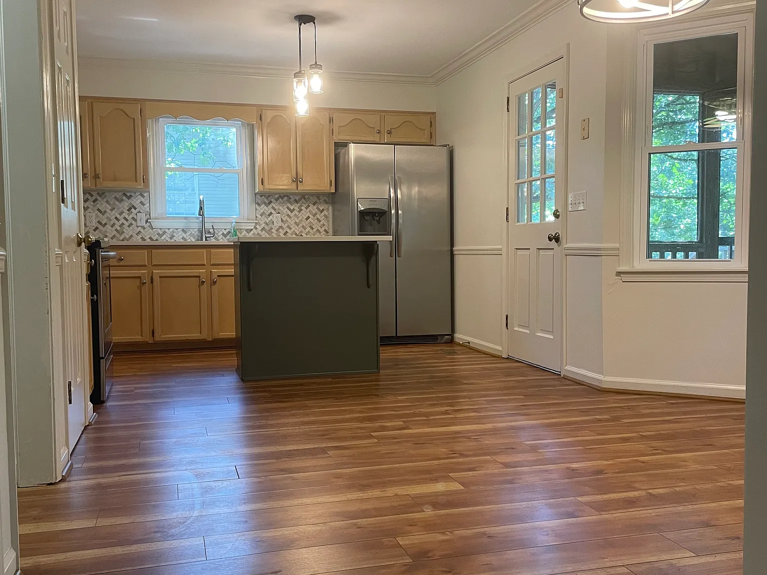3 bed, 2.5 bath, 1891 sqft, $2,300 — Photo 4