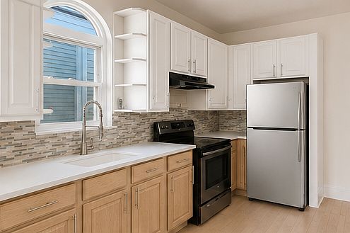 5th image of 1658 Holland Ave #2