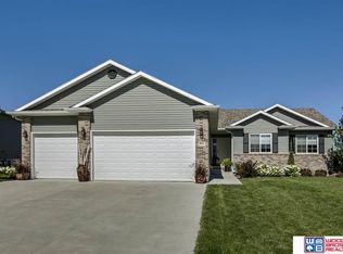9511 S 71st St, Lincoln, NE 68516