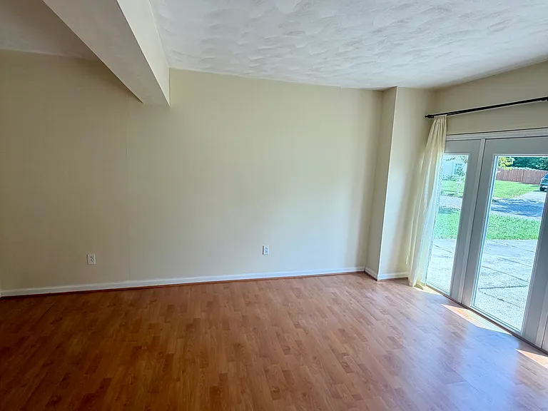 1400 Dalsbury Ln — Photo 15