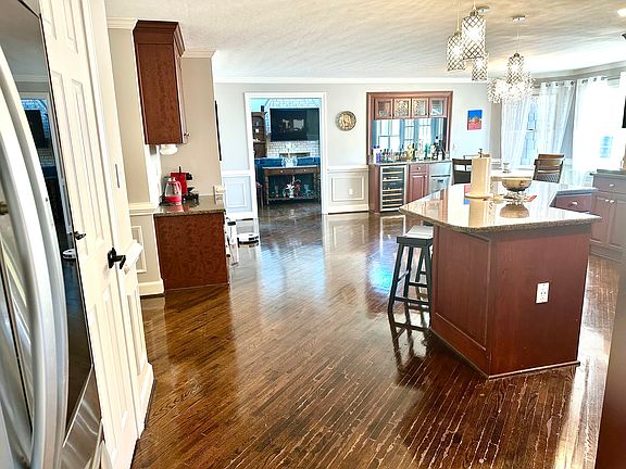4th image of 108 Seabreeze Ln