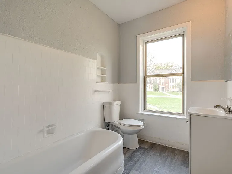 2840 S Moreland Blvd #14 — Photo 10