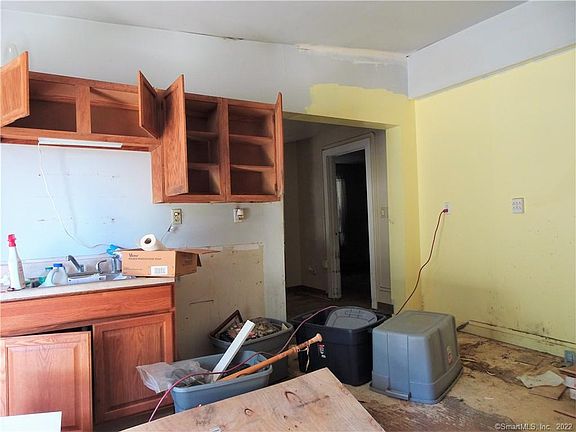 5th image of 108 N Main St