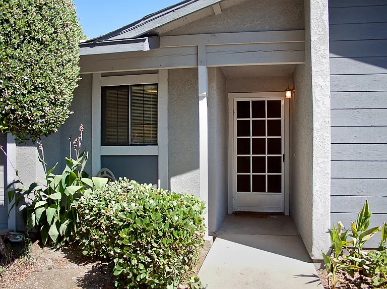 Lakewood Plaza Apartments — Photo 7