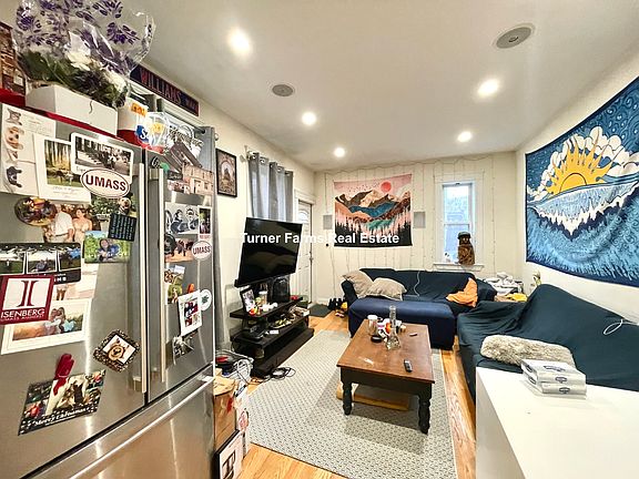 2nd image of 7 Grant St #11
