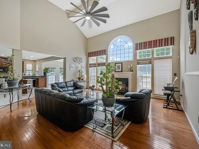 1117 Horizon View Pl — Photo 17