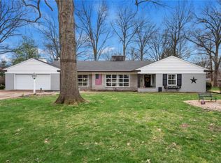 32 Shady Ln, Belleville, IL 62221