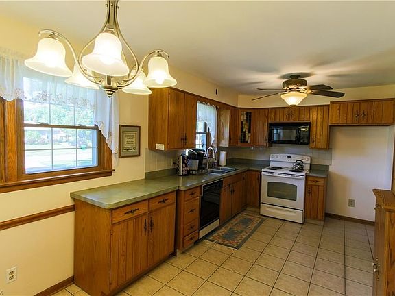 4th image of 54 Lieskin Ln