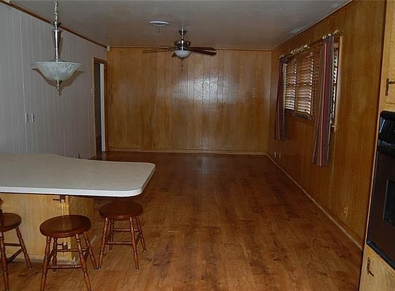 5th image of 1206 Hilltop Dr
