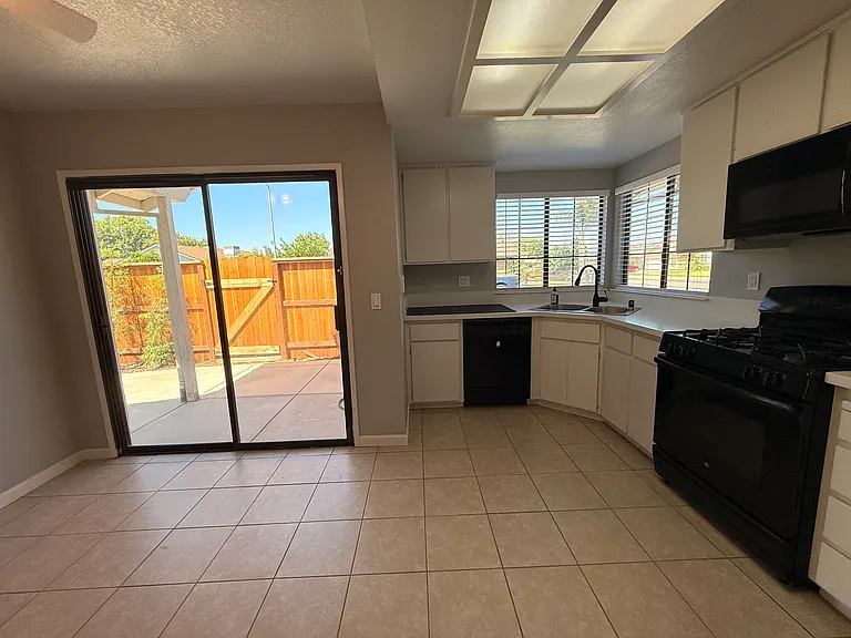 1502 Seiko Ave — Photo 9