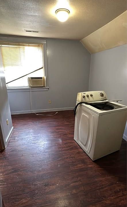 1st image of 421 Blatchley Ave #3