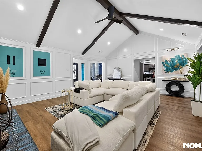 2926 Apple Valley Dr — Photo 8