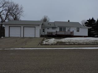 322 1st Ave SW, Halliday, ND 58636