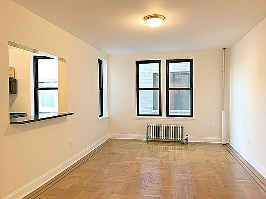 3rd image of 486 Brooklyn Ave #L4