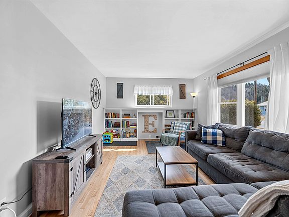 5th image of 4 Downes Avenue