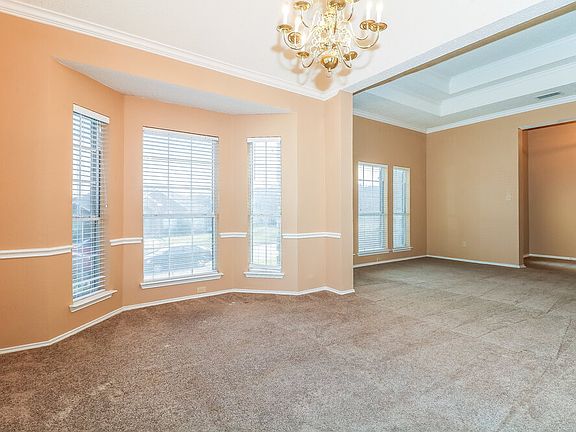 4th image of 713 Claire View Dr
