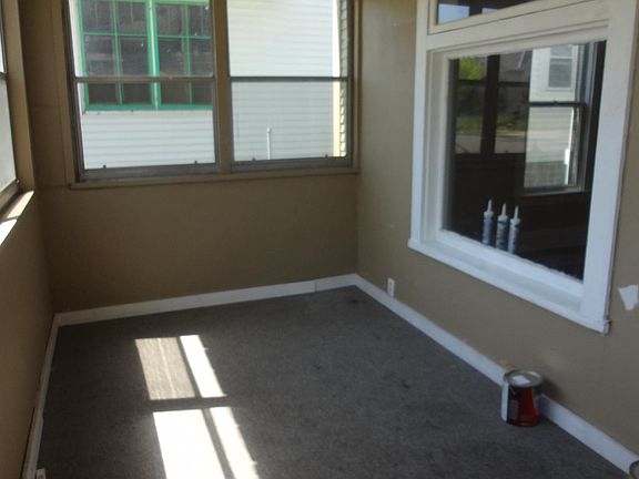 3rd image of 795 Charles Ave